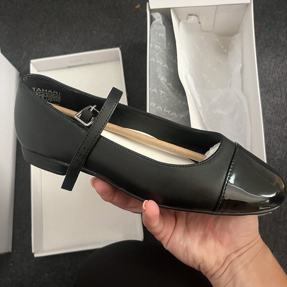 Tahari Shoes - Tahari NEW Size 7 Loft Mary Jane Patent Toe Black Round Flats